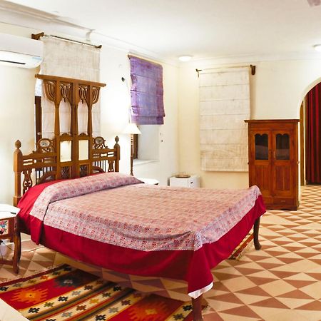 Neemrana'S - Tijara Fort Palace Екстер'єр фото